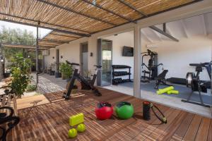 Fitness centrum a/nebo fitness zařízení v ubytování Villa Elia Resort