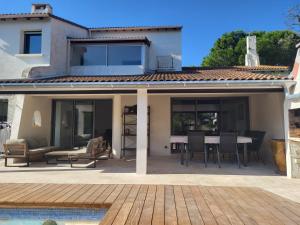 Budova, kde se vila nachází