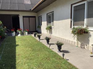 Vonkajšia záhrada v ubytovaní Ferienwohnung Casa Flora