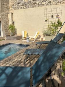 Imagen de la galería de Maison en pierres 6/8pers, piscine & sublime vue, en Puygiron