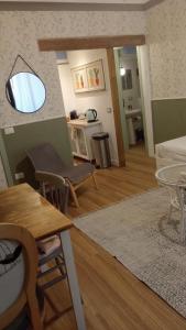 Ruang duduk di BeeClaire Guest House
