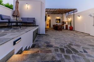 Patio alebo iná vonkajšia časť ubytovania Filoxenia House