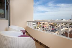 Μπαλκόνι ή βεράντα στο Large 2-bedroom apartment