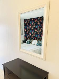 Postel nebo postele na pokoji v ubytování Hotell Bistro Port Sud
