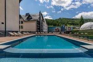 Bazén v ubytování Premium hotel & SPA nebo v jeho okolí