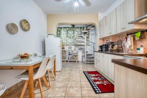 Photo de la galerie de l'établissement Jo's Guesthouse, Benitses, à Benitses