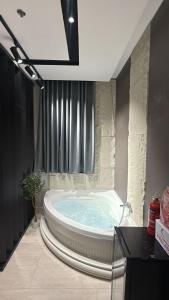 Fotografie z fotogalerie ubytování استيديو جاكوزي قريب من البحر v destinaci Al-Khubar