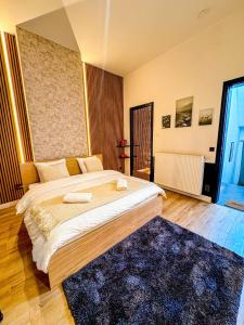 Postel nebo postele na pokoji v ubytování Simple Private Rooms in 5BR Shared Apartment, Well Connected Location