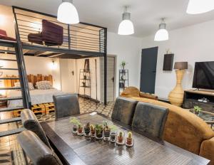 Coin salon dans l'établissement Loft SSL insolite!!!