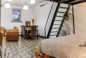 Coin salon dans l'établissement Loft SSL insolite!!!