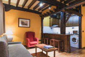 Kuchyň nebo kuchyňský kout v ubytování Apartamentos Villa de Potes + 37 fotografií