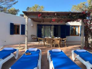 Patio nebo venkovní prostory v ubytování Casa Barca Cala Saona