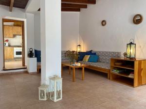 Kuchyň nebo kuchyňský kout v ubytování Casa Barca Cala Saona