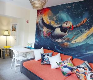 Χώρος καθιστικού στο The Puffins - Largs 2-Bedroom Ground Flat