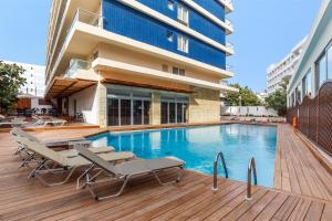 Bazén v ubytovaní Athena Hotel alebo v jeho blízkosti
