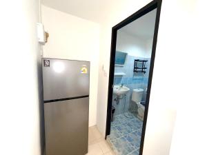 Η κουζίνα ή μικρή κουζίνα στο Patong Canal Villa 209