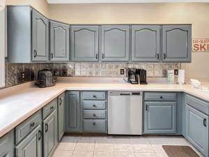 Kuchyň nebo kuchyňský kout v ubytování Sugar Hollow home