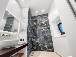 Photo de la galerie de l'établissement Katharsis Palace 15th Century Art Hotel at Naxos Old Town I, à Naxos Chora