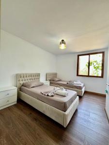 Φωτογραφία από το άλμπουμ του Titos Countryside Home σε Pëllumbas +4 φωτογραφίες