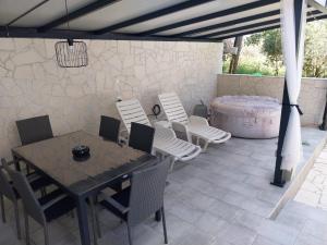 Gallery image of Apartmani PARDON in Pag