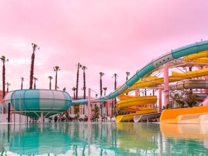 Bazén v ubytování ON City Resort All Inclusive Prime nebo v jeho okolí