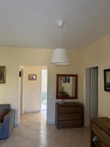 Телевизор и/или развлекательный центр в Villa Alexandros