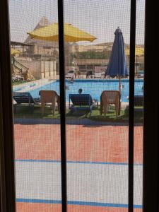 المسبح في ROOF PYRAMIDS View أو بالجوار