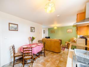 Una cocina o zona de cocina en The Granary - Uk43951