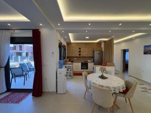 Kuchyň nebo kuchyňský kout v ubytování Luxury Villa Ulcinj Štoj