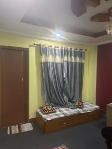 Postel nebo postele na pokoji v ubytování Gautam palace