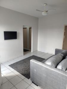 Μια τηλεόραση ή/και κέντρο ψυχαγωγίας στο Apartamento em Cacoal - centro +6 φωτογραφίες