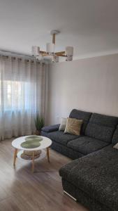 Χώρος καθιστικού στο Elkonu street apartment