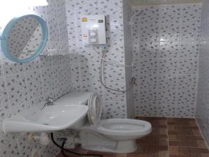 Ένα μπάνιο στο Smart Residence@Muengthongthani
