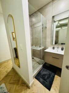 Ένα μπάνιο στο Chic at One Rosebank