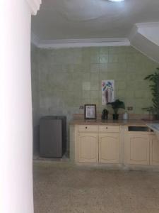 Η κουζίνα ή μικρή κουζίνα στο Stand alone Villa Seabreeze with private pool