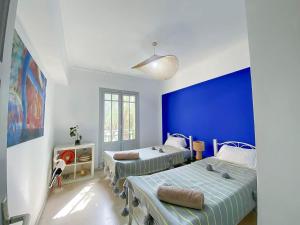 Luxury Apartment with Pool Large Terrace & Balconies in Hivernage Marrakech客房内的一张或多张床位