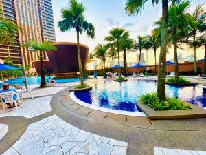 Sundlaugin á Global suites at Berjaya time square KL eða í nágrenninu