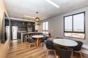 Kuchyň nebo kuchyňský kout v ubytování Apartamento Central próximo ao Shopping Estação, UTFPR e FAE