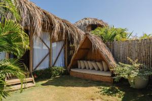 JERUSALEMA BEACH GLAMPING外面的花园
