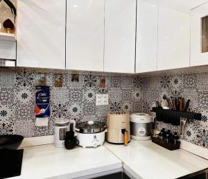 A cozinha ou kitchenette de Lazy Bear Villa By The Little Hoi An