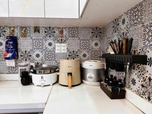 A cozinha ou kitchenette de Lazy Bear Villa By The Little Hoi An