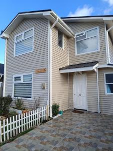 Το κτήριο όπου στεγάζεται  η παραθεριστική κατοικία