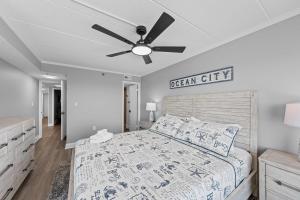 Ένα ή περισσότερα κρεβάτια σε δωμάτιο στο Spectacular Oceanfront Penthouse - Unit 1203
