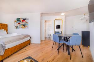 Postel nebo postele na pokoji v ubytování EH Apartments Urban