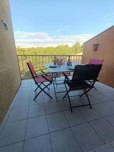 Balkón alebo terasa v ubytovaní Appartement T2 Cabine, mezzanine Saint Pierre la mer 4oliv41