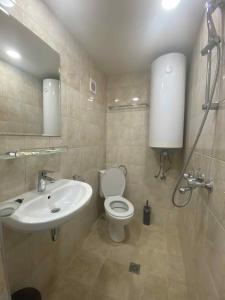 Ένα μπάνιο στο Family Hotel Yulian