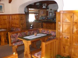 A seating area at Hotel Villa Ines