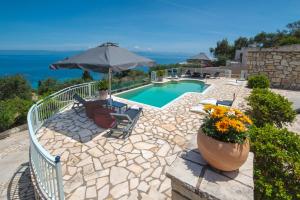 Bazén v ubytování Villa Avgerini Paxos nebo v jeho okolí + 37 fotografií