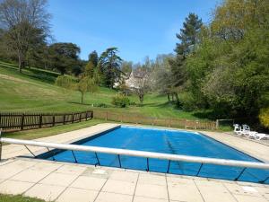 Bassein majutusasutuses Sheplegh Court Charming Cottage and Pools within Stunning Grounds või selle lähedal