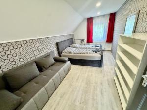 A seating area at Korona Apartman Balatonboglár
